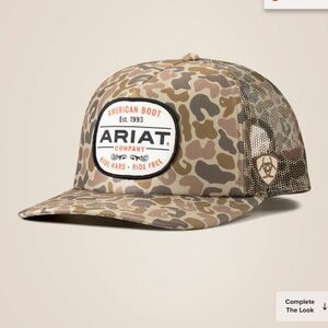 Ariat camo hat EUC